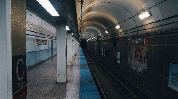 Editorial illustration for Choosing the Right Ventra Card and Pass for Chicago’s CTA